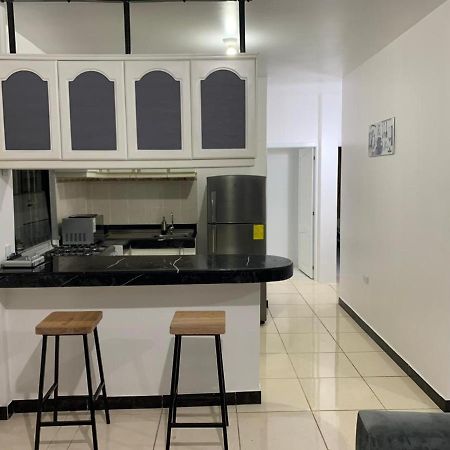 Comfortable 3-Bedroom Apartment, Close To The American Consulate 과야킬 외부 사진