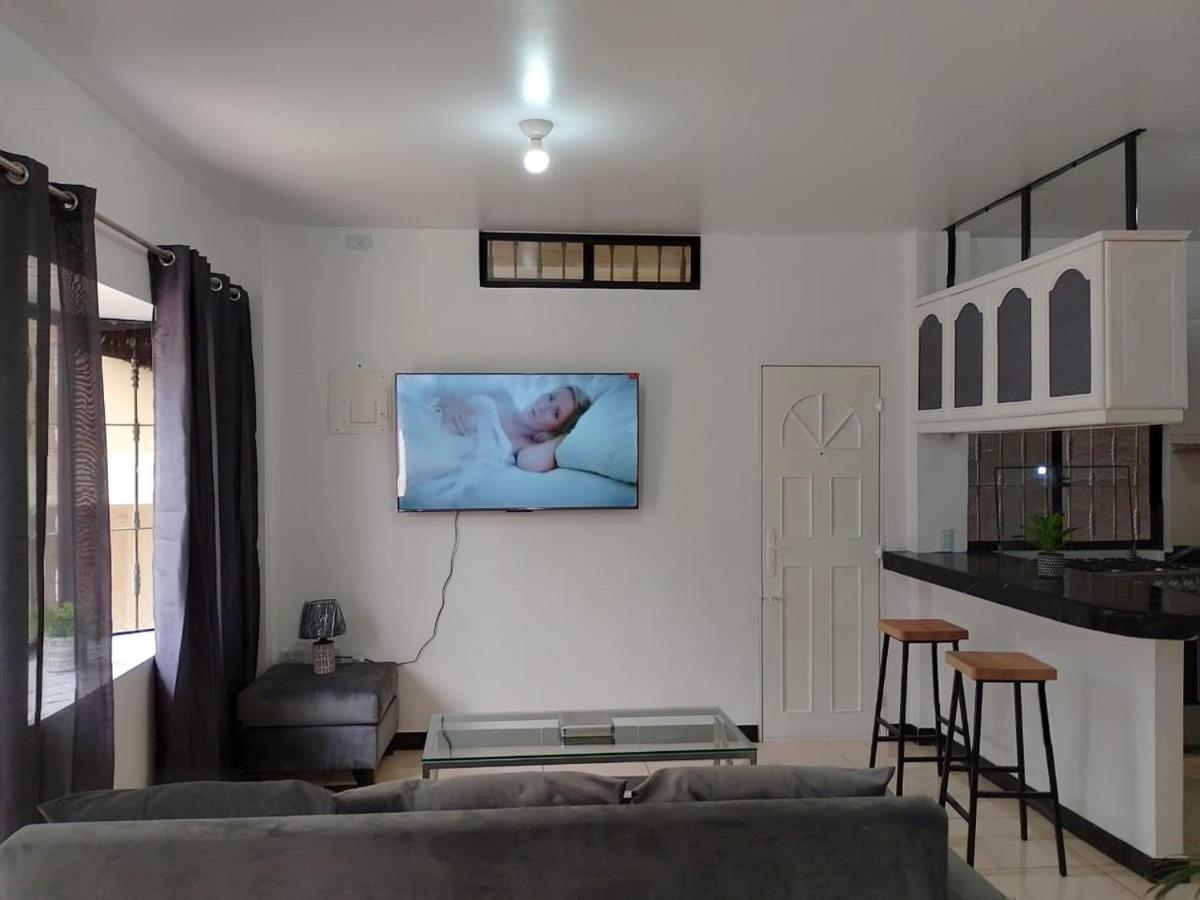Comfortable 3-Bedroom Apartment, Close To The American Consulate 과야킬 외부 사진